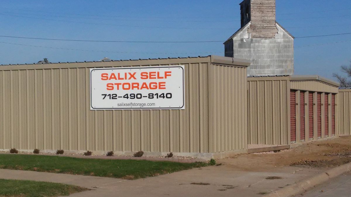 salix self storage building