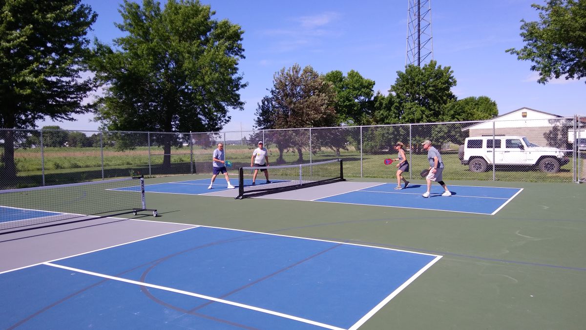 pickleball/basketball court